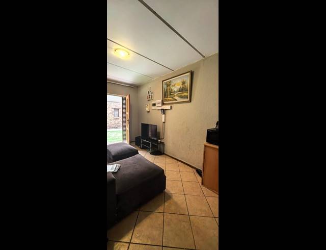 2 BEDROOM APARTMENT FOR SALE IN OLIEVENHOUTBOSCH